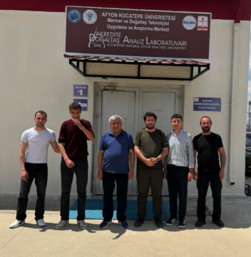 Afyon Meslek Yüksekokulu Mermer Programı Öğrencilerine Doğaltaş Deneyleri Anlatıldı